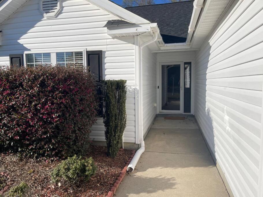 Adorable 3Br/2Ba W/ Garage 2Min Walk Ecu Health Villa Greenville Luaran gambar