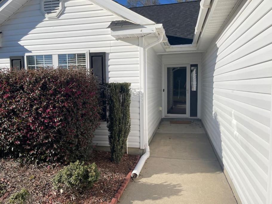 Adorable 3Br/2Ba W/ Garage 2Min Walk Ecu Health Villa Greenville Luaran gambar